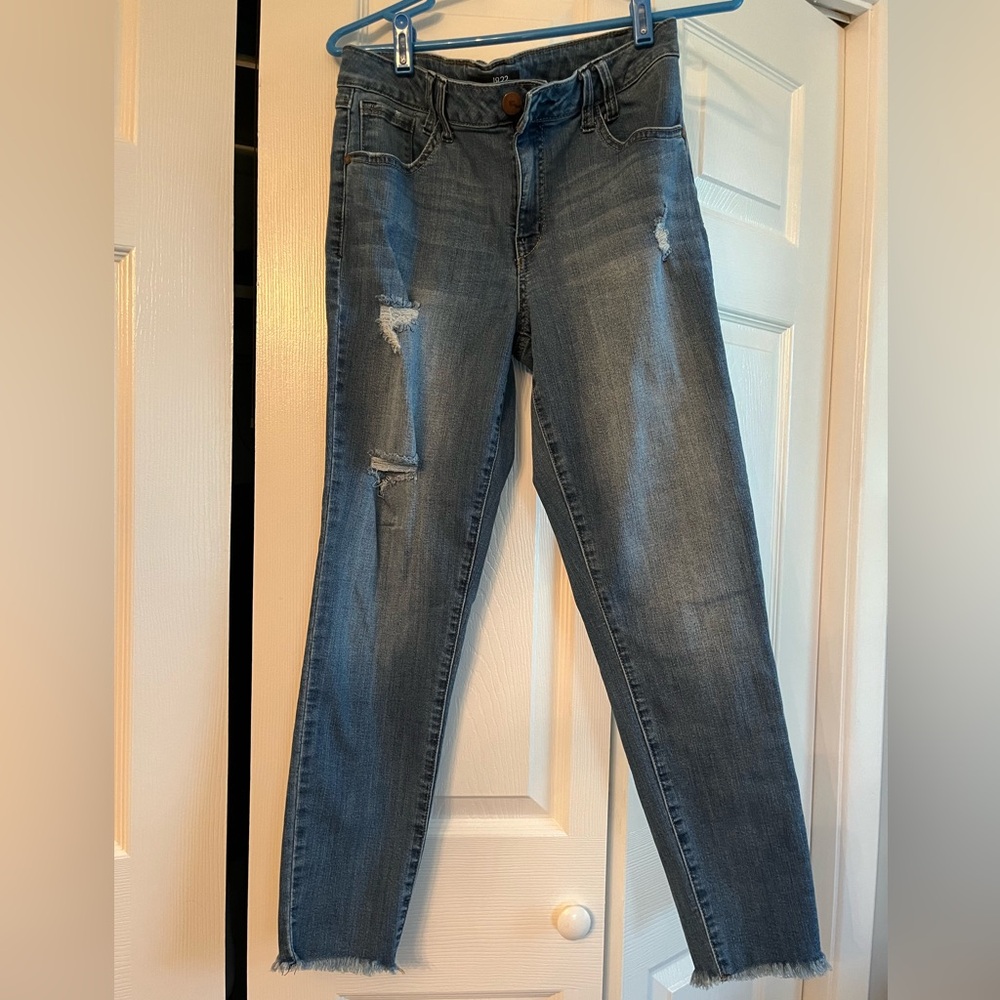 1822 Women’s Distressed Jeans Size 12